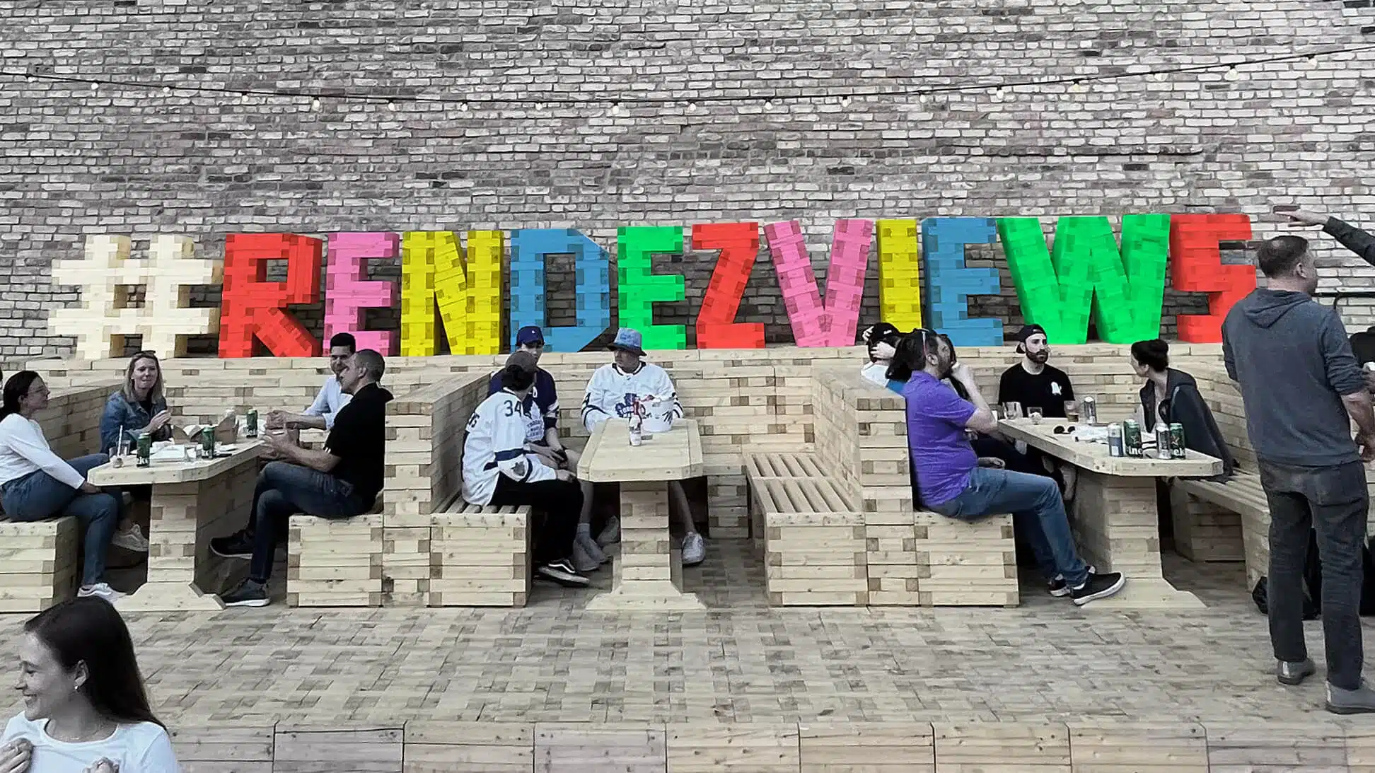 EZblocks Home 28 RENDEZVIEWS SIGN2